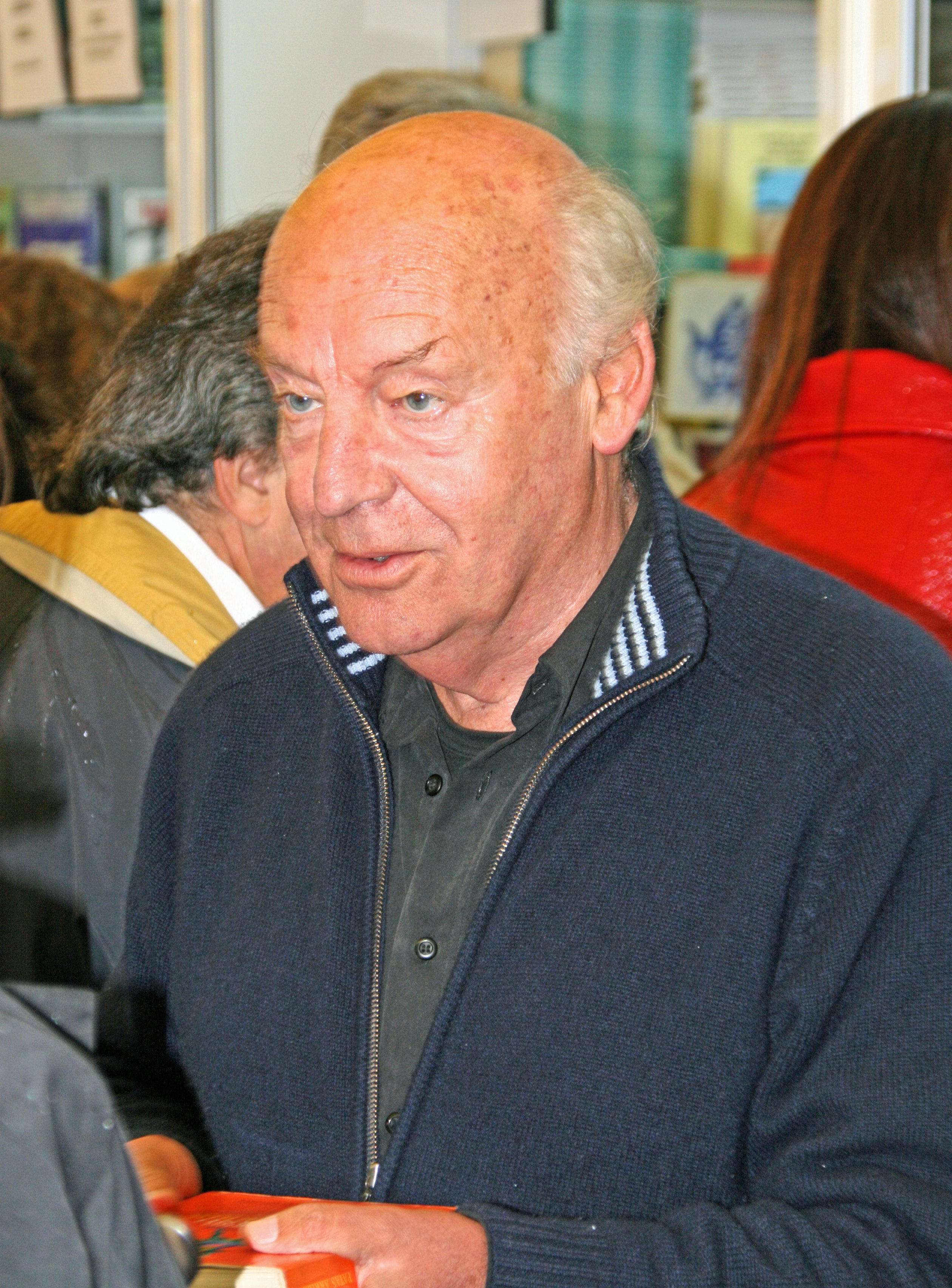 Eduardo_Galeano_(Feria_del_Libro_de_Madrid,_31_de_mayo_de_2008) (1).jpg